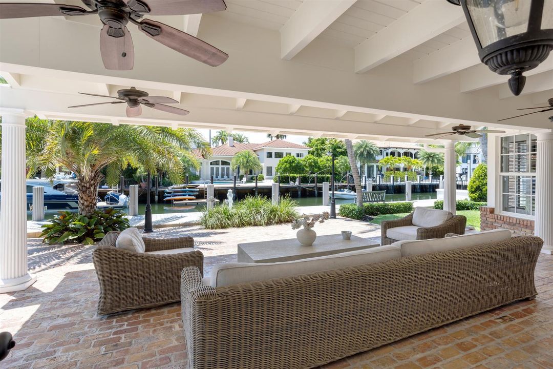 LOGGIA_LOOKING_OUT_EB