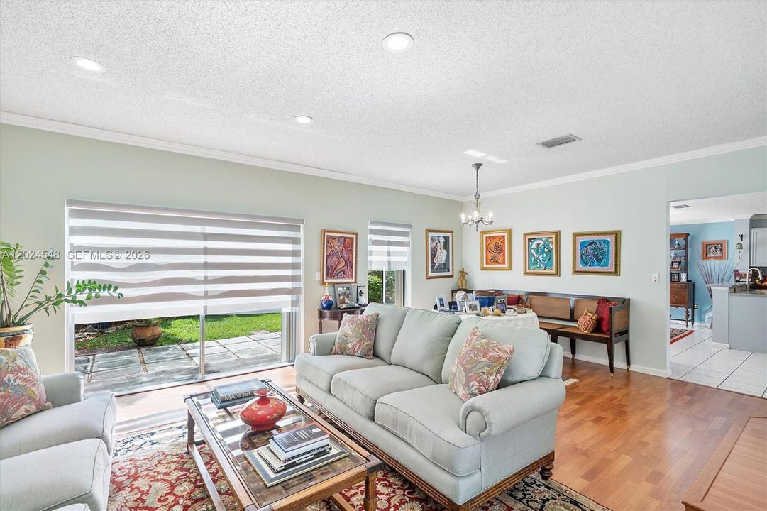 En Venta: $569,900 (3 camas, 2 baños, 1624 Pies cuadrados)