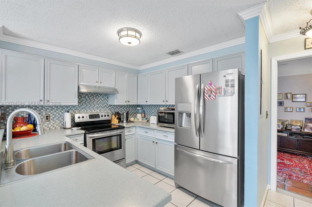 En Venta: $569,900 (3 camas, 2 baños, 1624 Pies cuadrados)