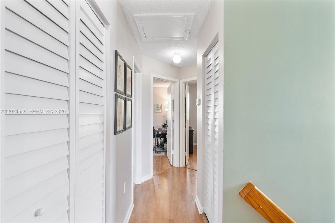 En Venta: $569,900 (3 camas, 2 baños, 1624 Pies cuadrados)