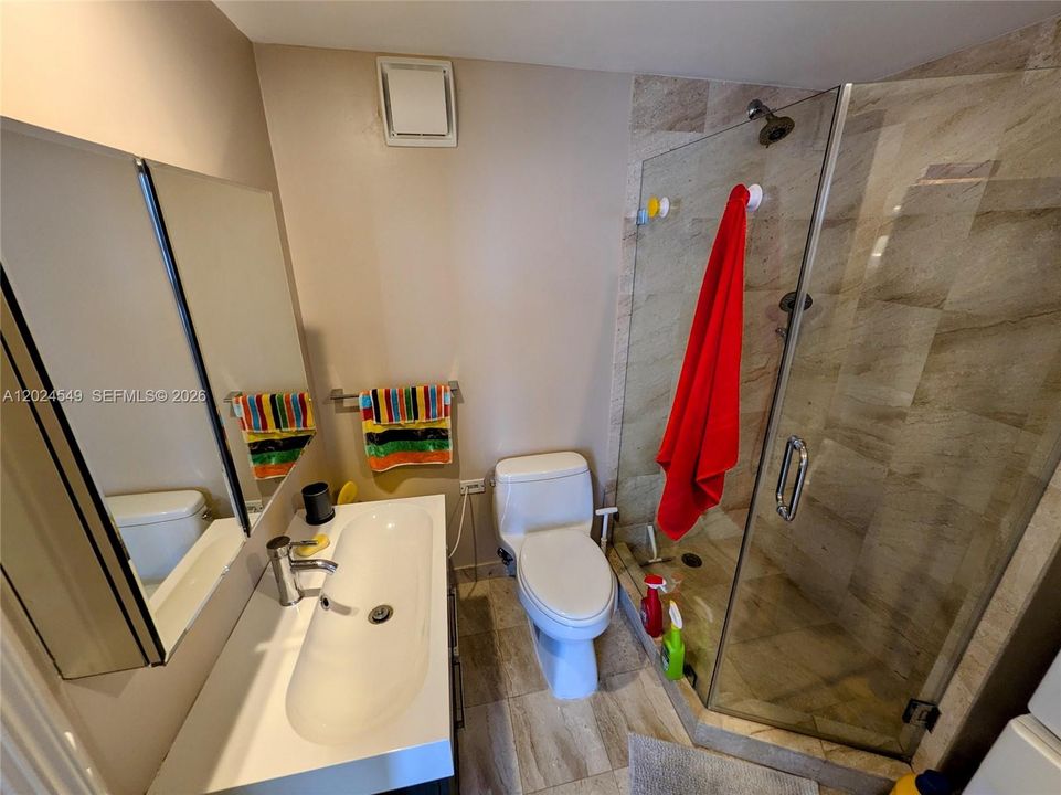 На продажу: $197,000 (1 спален, 1 ванн, 818 Квадратных фут)