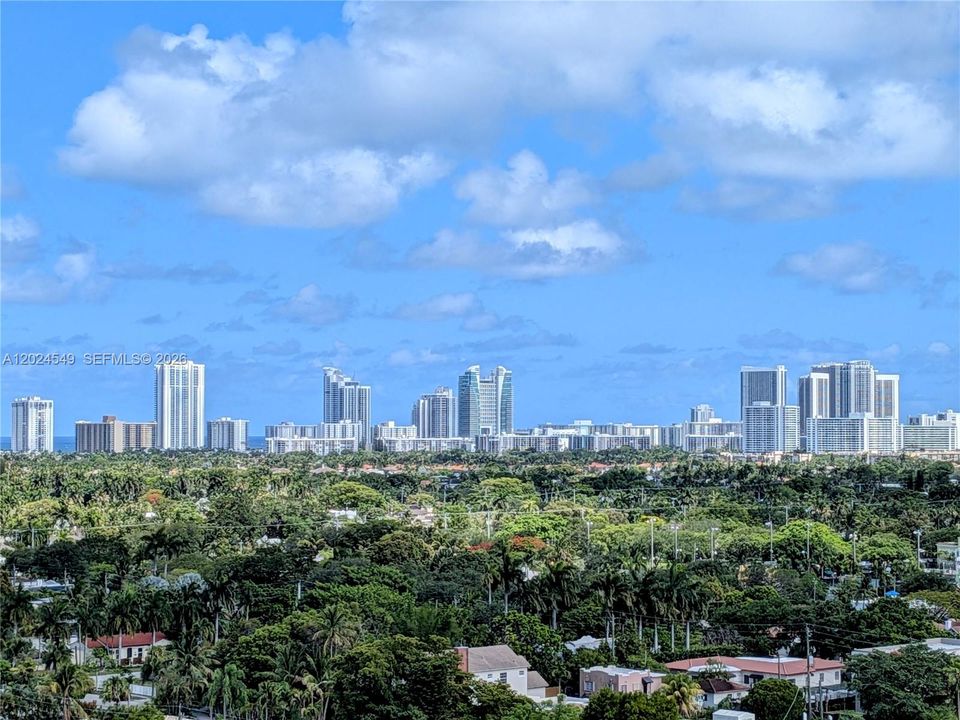 На продажу: $197,000 (1 спален, 1 ванн, 818 Квадратных фут)