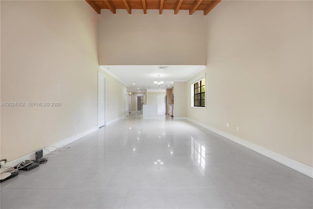 В аренду: $3,900 (2 спален, 2 ванн, 1560 Квадратных фут)