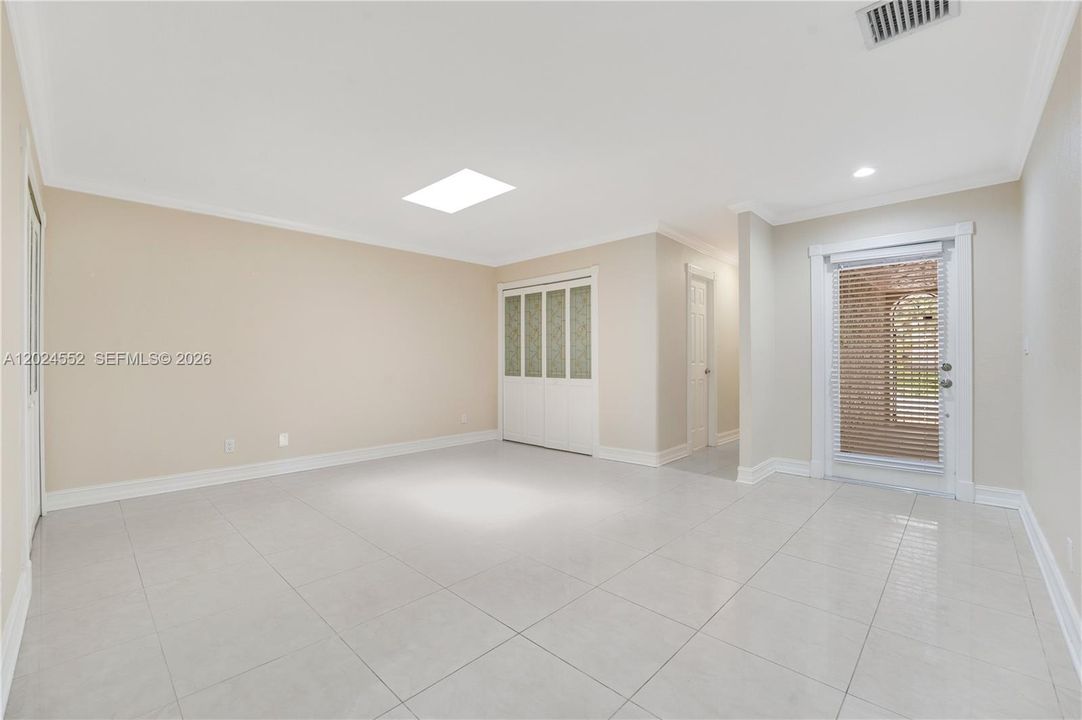В аренду: $3,900 (2 спален, 2 ванн, 1560 Квадратных фут)
