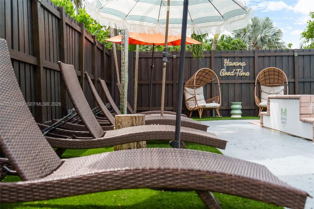 For Sale: $845,000 (3 beds, 2 baths, 1582 Square Feet)