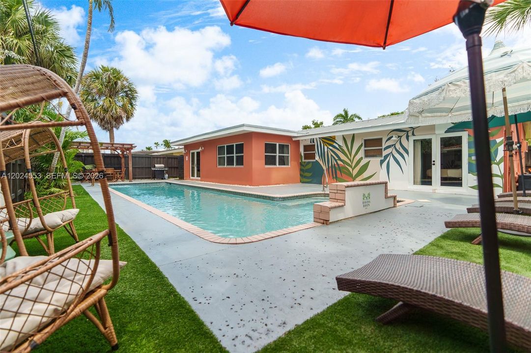 For Sale: $845,000 (3 beds, 2 baths, 1582 Square Feet)