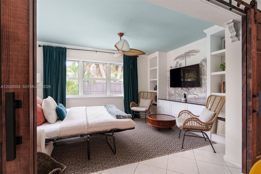For Sale: $845,000 (3 beds, 2 baths, 1582 Square Feet)