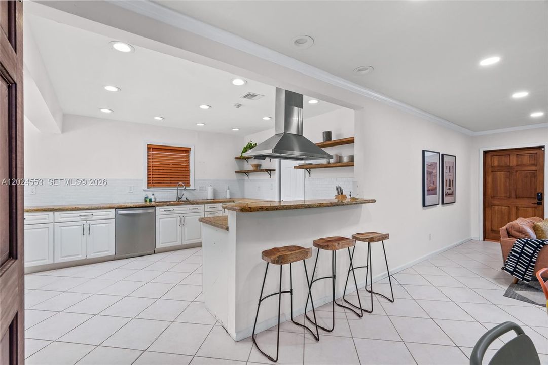 For Sale: $845,000 (3 beds, 2 baths, 1582 Square Feet)