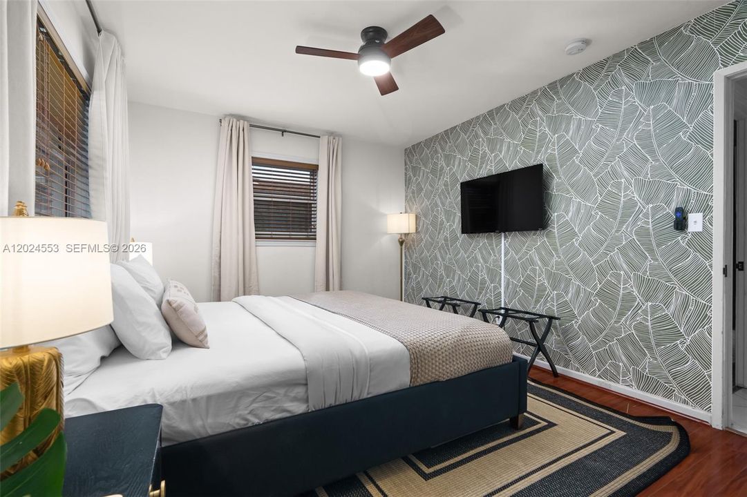 For Sale: $845,000 (3 beds, 2 baths, 1582 Square Feet)