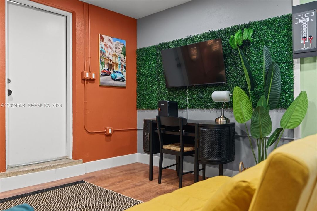 For Sale: $845,000 (3 beds, 2 baths, 1582 Square Feet)