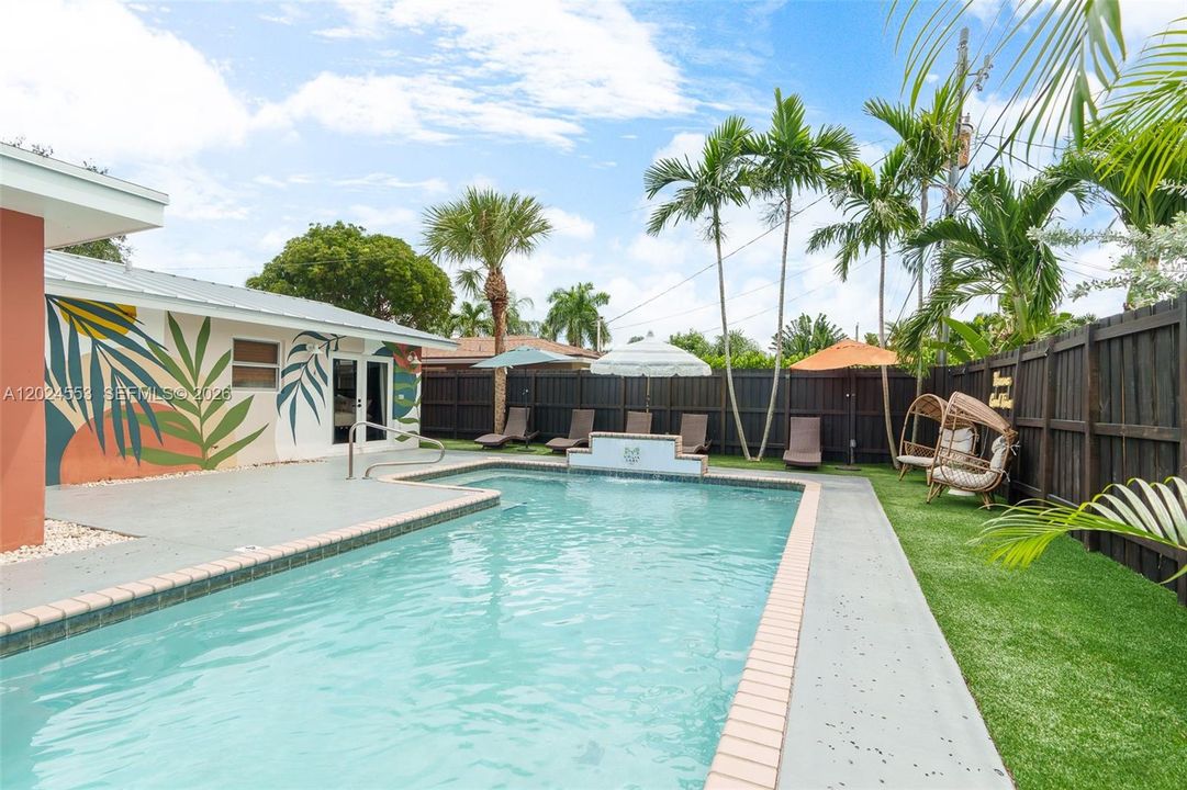 For Sale: $845,000 (3 beds, 2 baths, 1582 Square Feet)