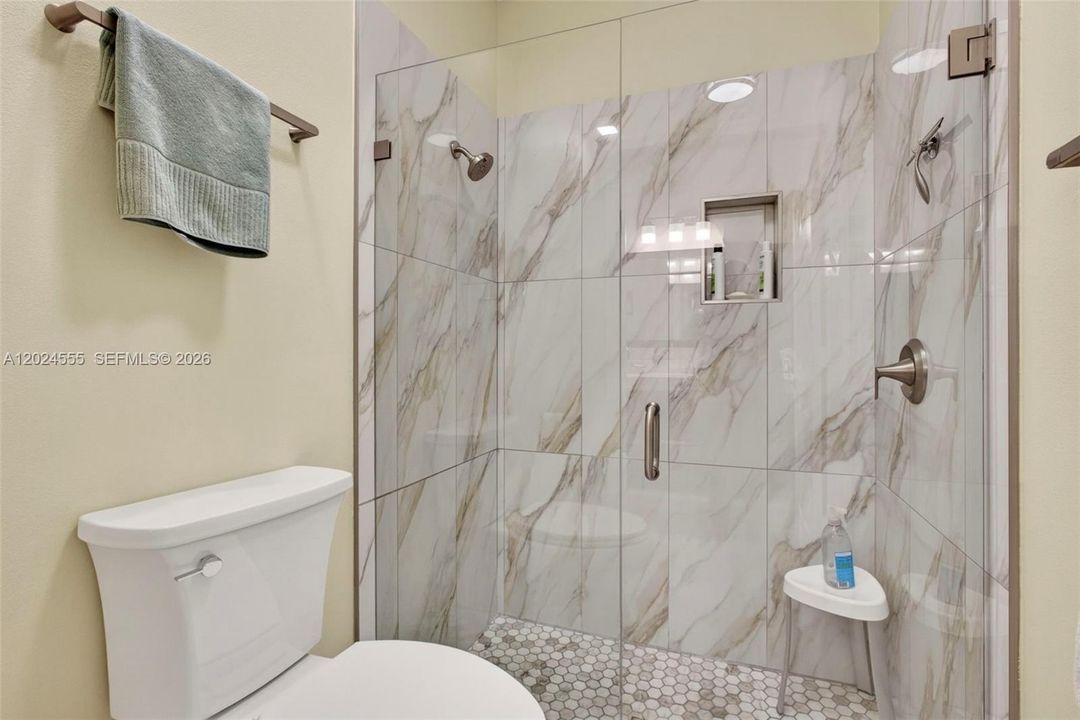For Sale: $375,000 (3 beds, 2 baths, 1314 Square Feet)