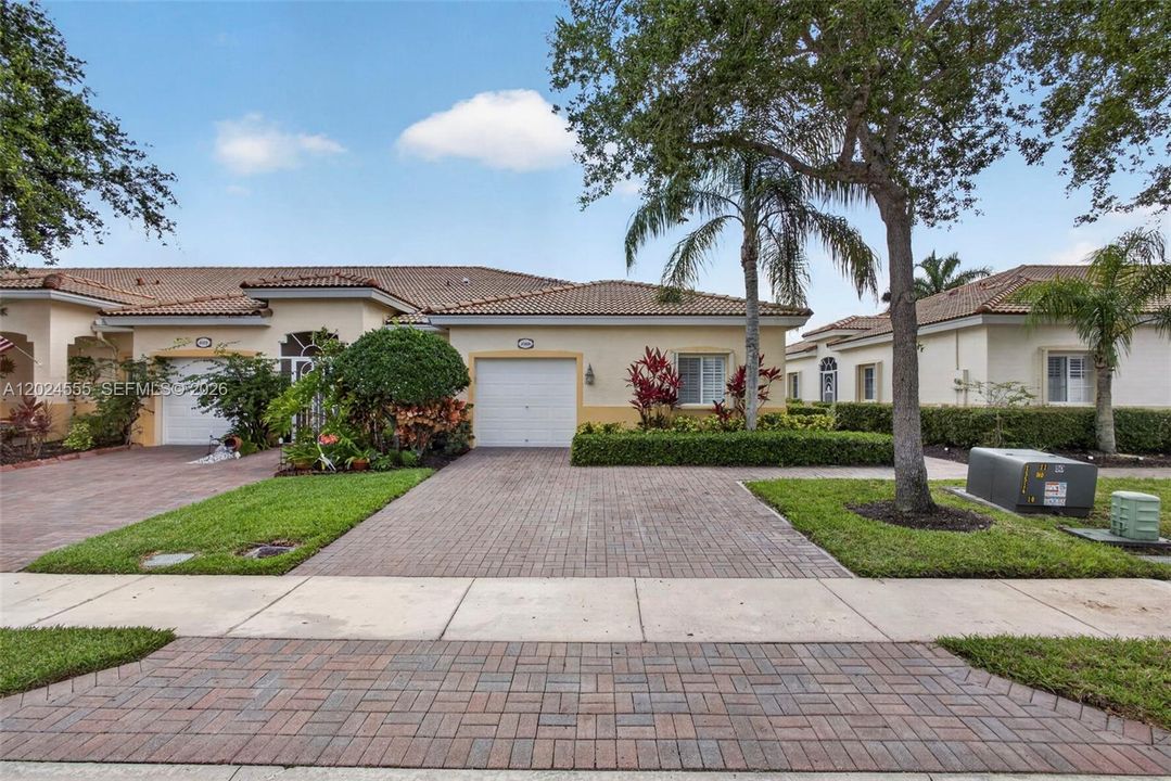 For Sale: $375,000 (3 beds, 2 baths, 1314 Square Feet)