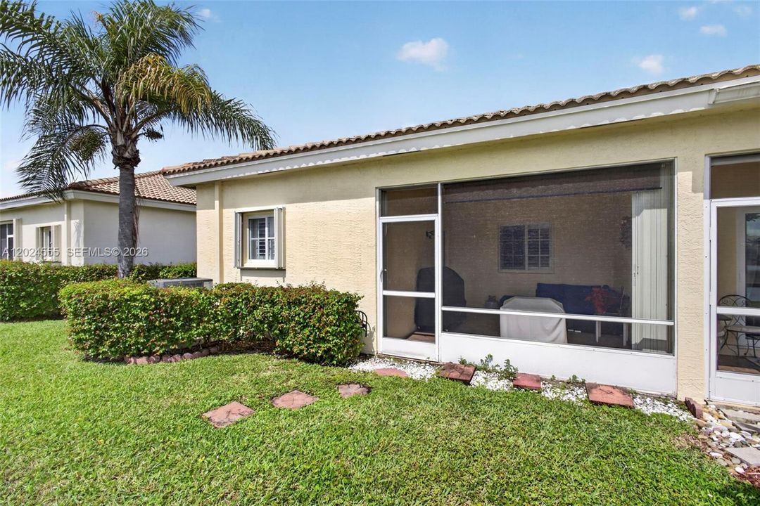 For Sale: $375,000 (3 beds, 2 baths, 1314 Square Feet)