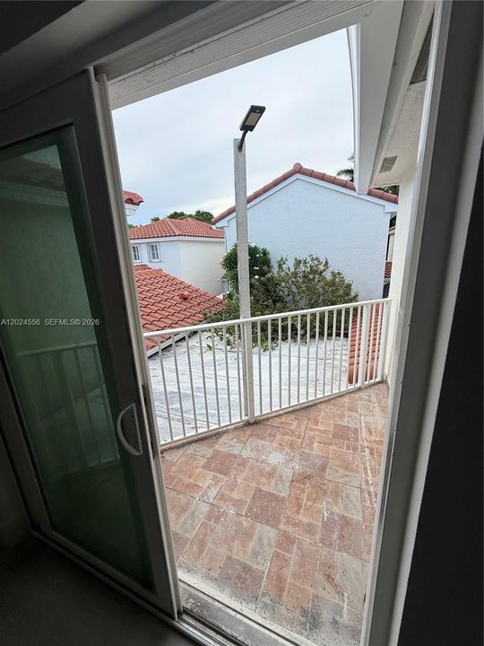 В аренду: $3,700 (4 спален, 3 ванн, 1440 Квадратных фут)