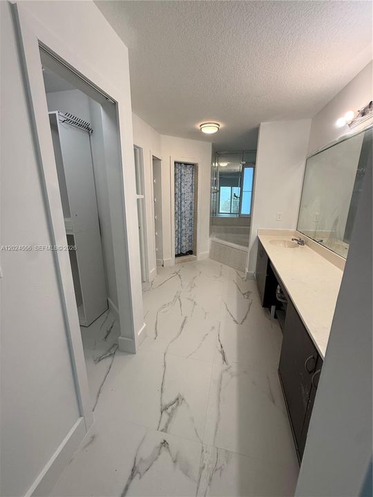 В аренду: $3,700 (4 спален, 3 ванн, 1440 Квадратных фут)