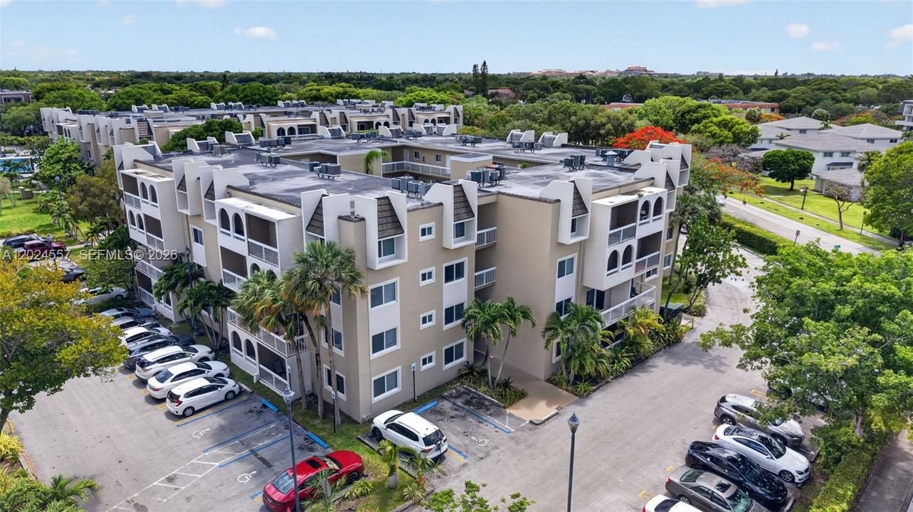 For Rent: $2,150 (2 beds, 1 baths, 804 Square Feet)