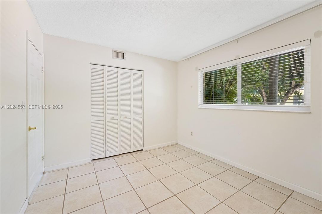 For Rent: $2,150 (2 beds, 1 baths, 804 Square Feet)