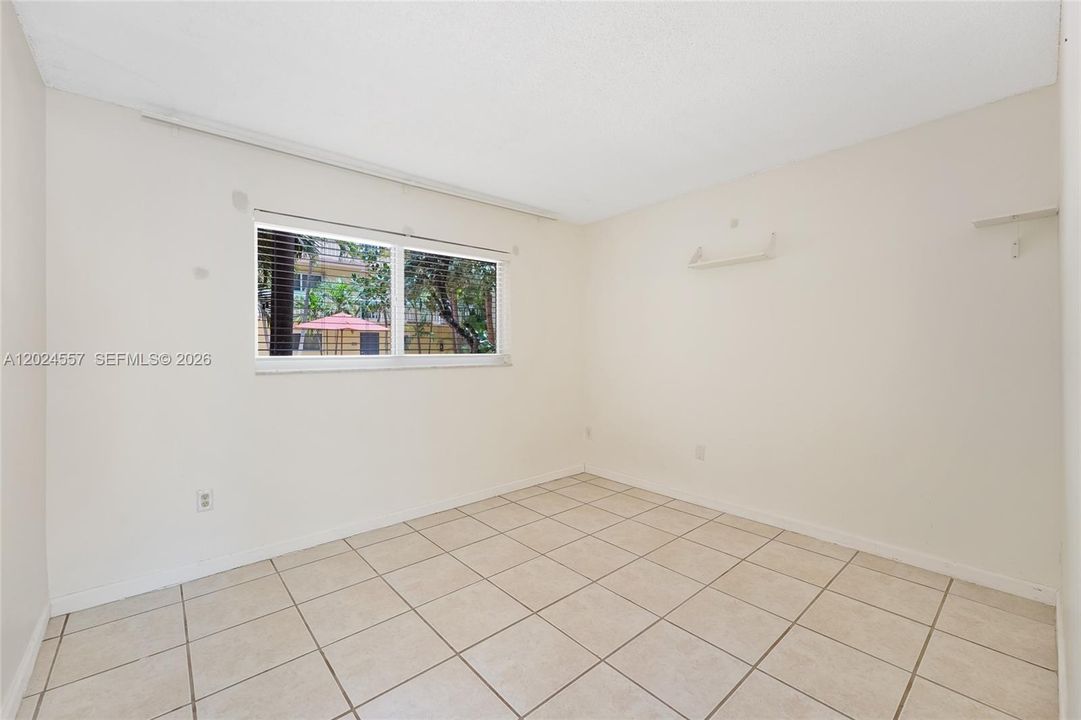 For Rent: $2,150 (2 beds, 1 baths, 804 Square Feet)