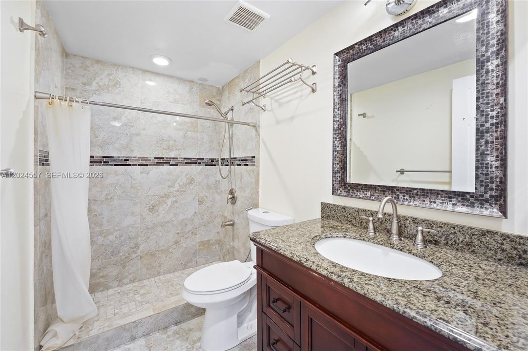 For Rent: $2,150 (2 beds, 1 baths, 804 Square Feet)