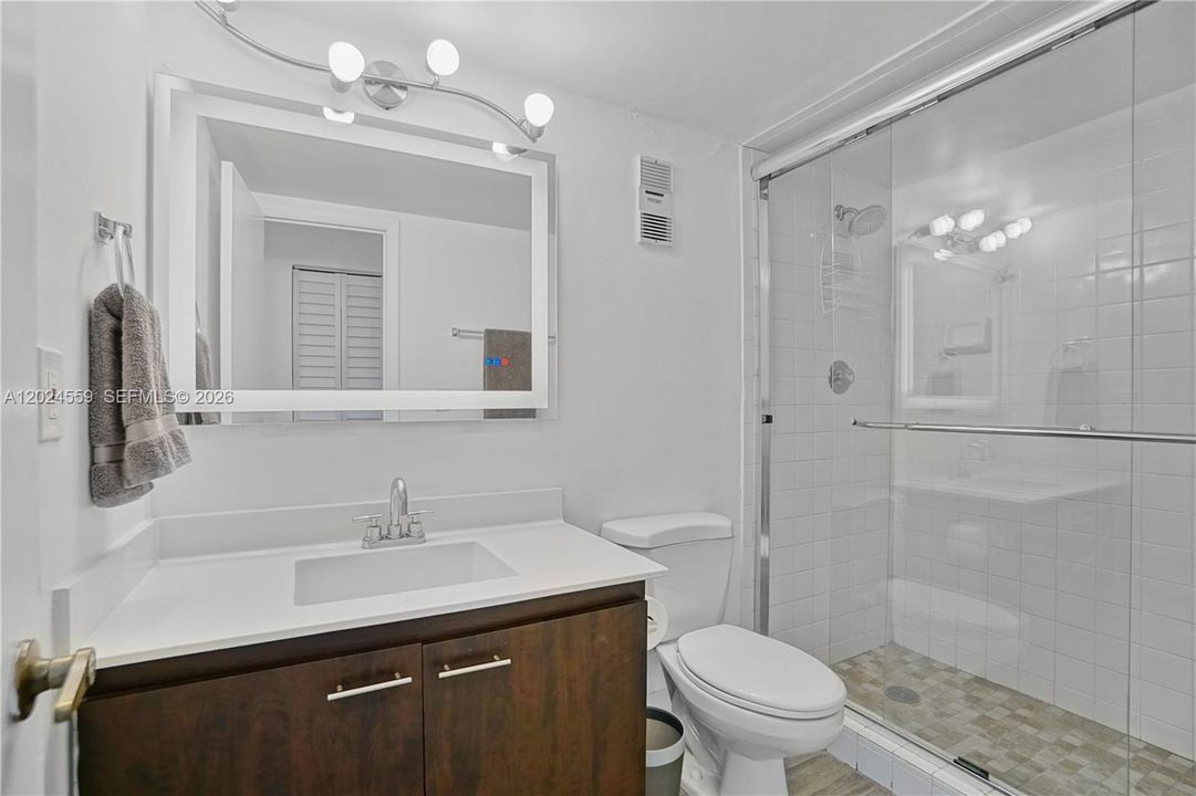 For Sale: $675,000 (2 beds, 2 baths, 1024 Square Feet)