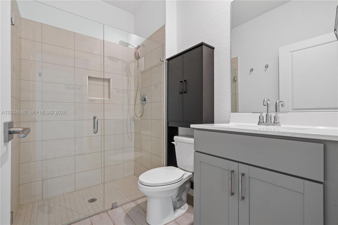 For Sale: $850,000 (4 beds, 3 baths, 2528 Square Feet)