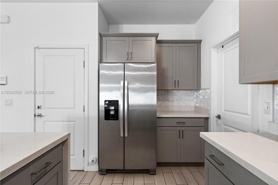 For Sale: $850,000 (4 beds, 3 baths, 2528 Square Feet)