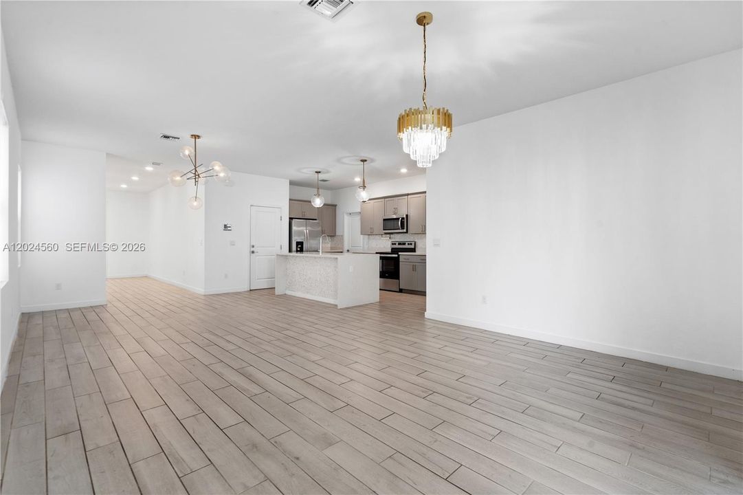 For Sale: $850,000 (4 beds, 3 baths, 2528 Square Feet)