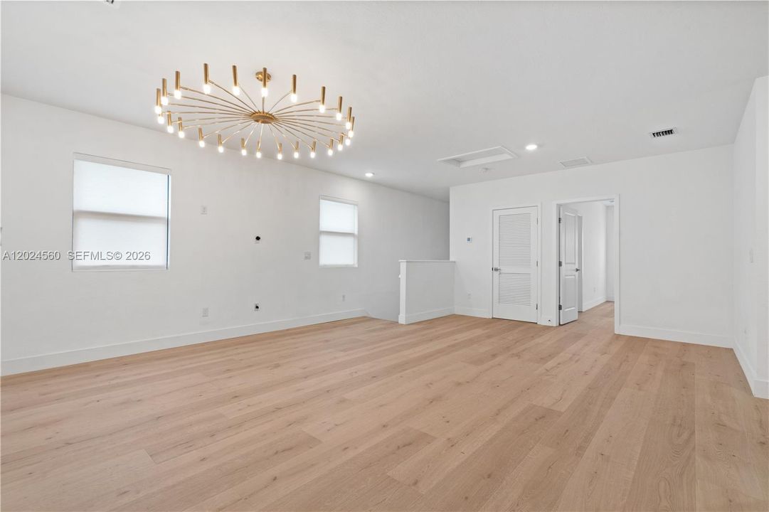 For Sale: $850,000 (4 beds, 3 baths, 2528 Square Feet)