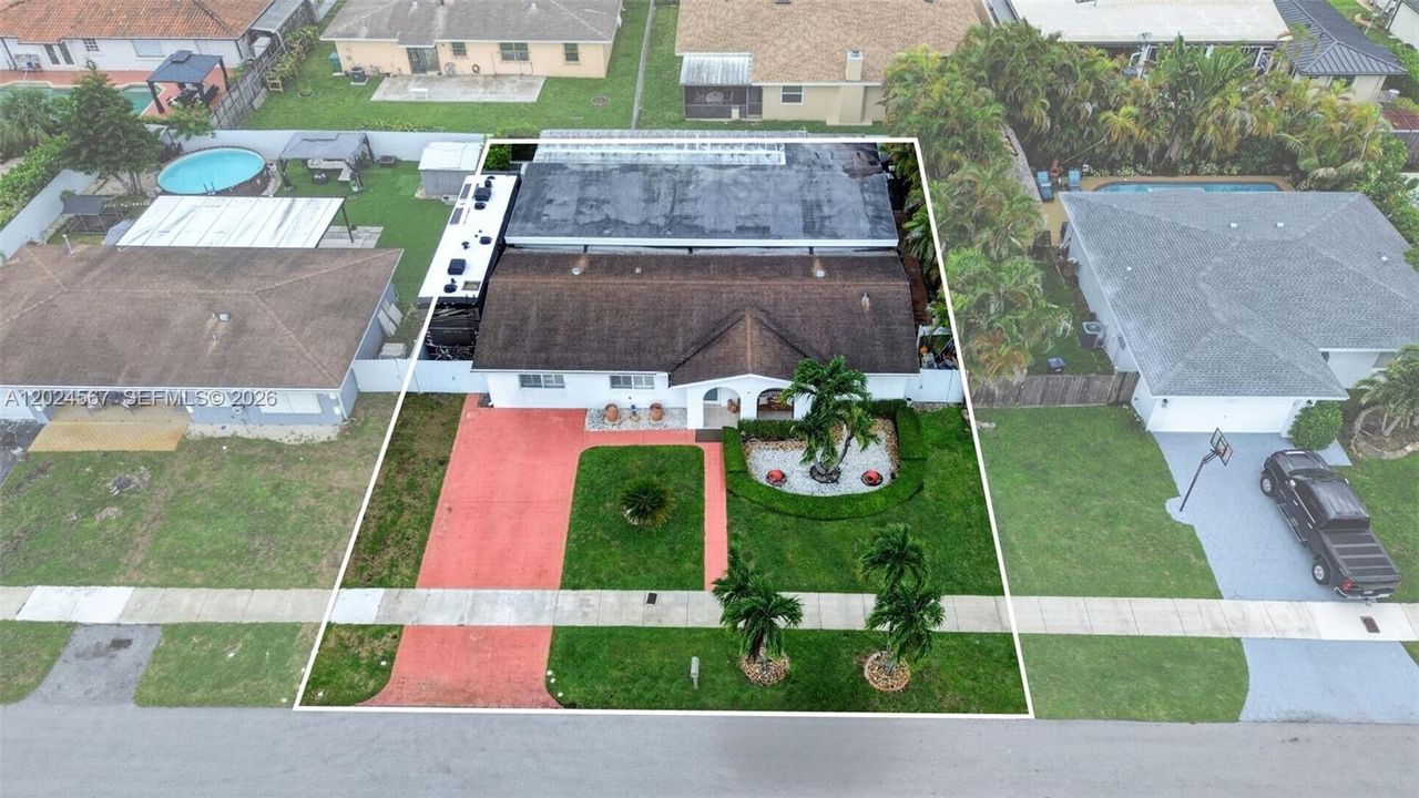 For Sale: $829,000 (4 beds, 3 baths, 2744 Square Feet)