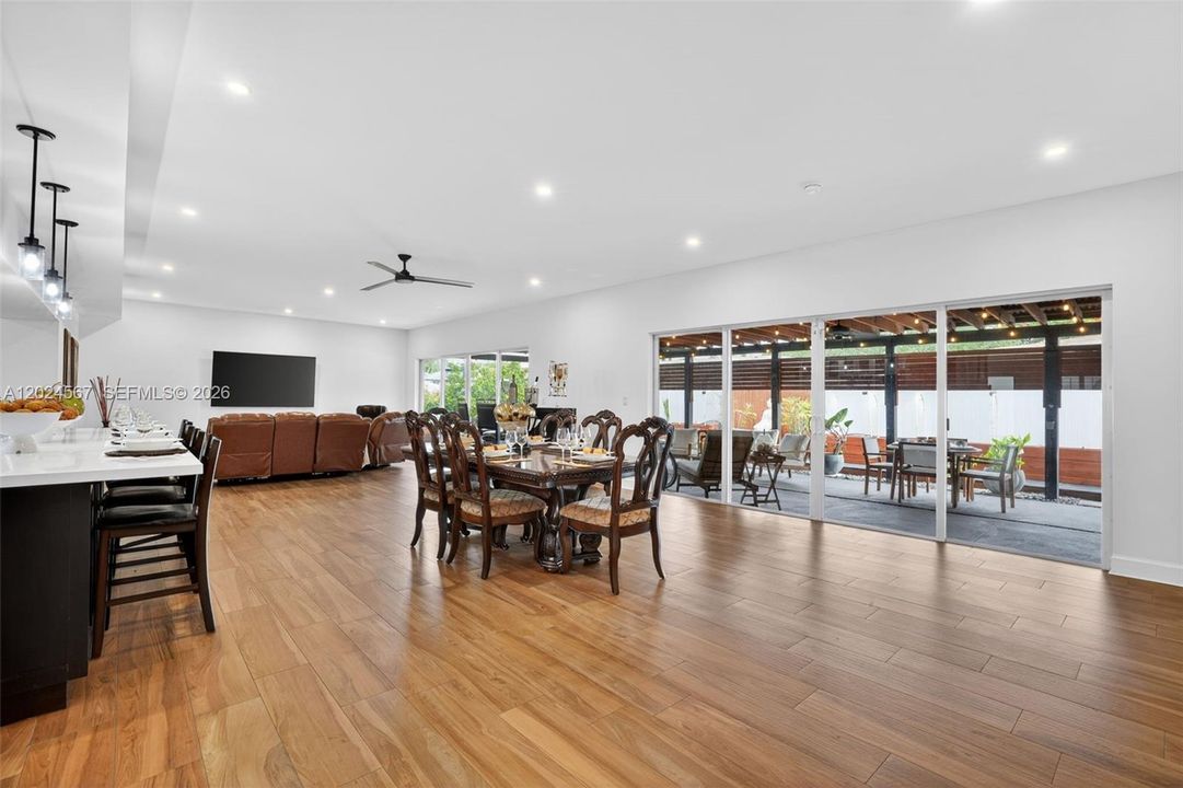 For Sale: $829,000 (4 beds, 3 baths, 2744 Square Feet)