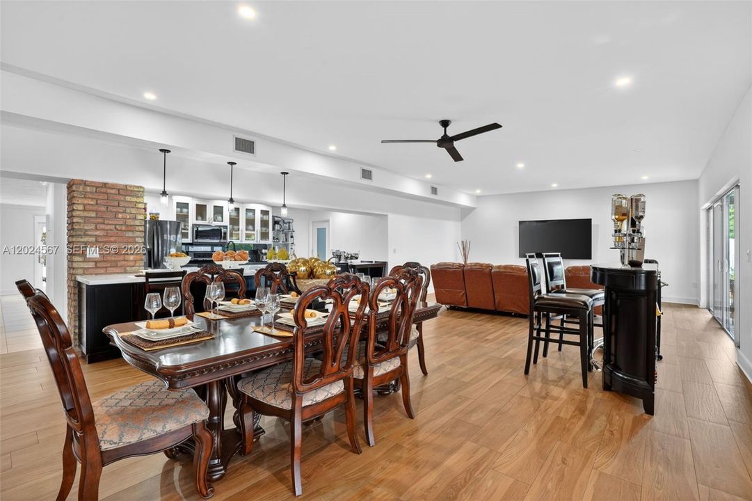 For Sale: $829,000 (4 beds, 3 baths, 2744 Square Feet)