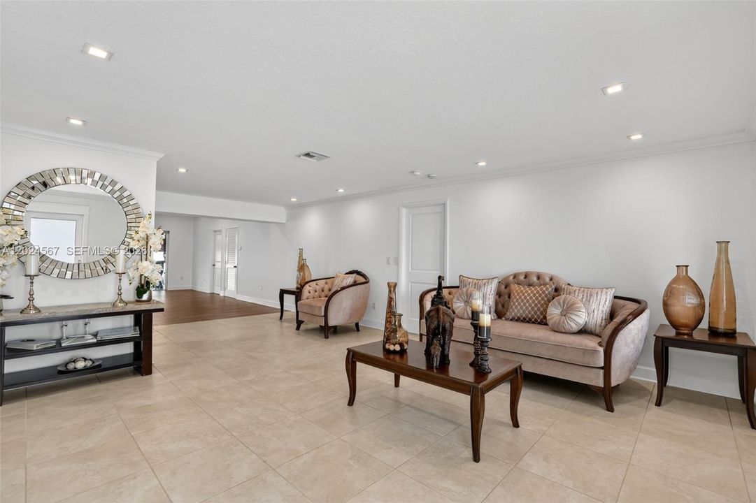 For Sale: $829,000 (4 beds, 3 baths, 2744 Square Feet)