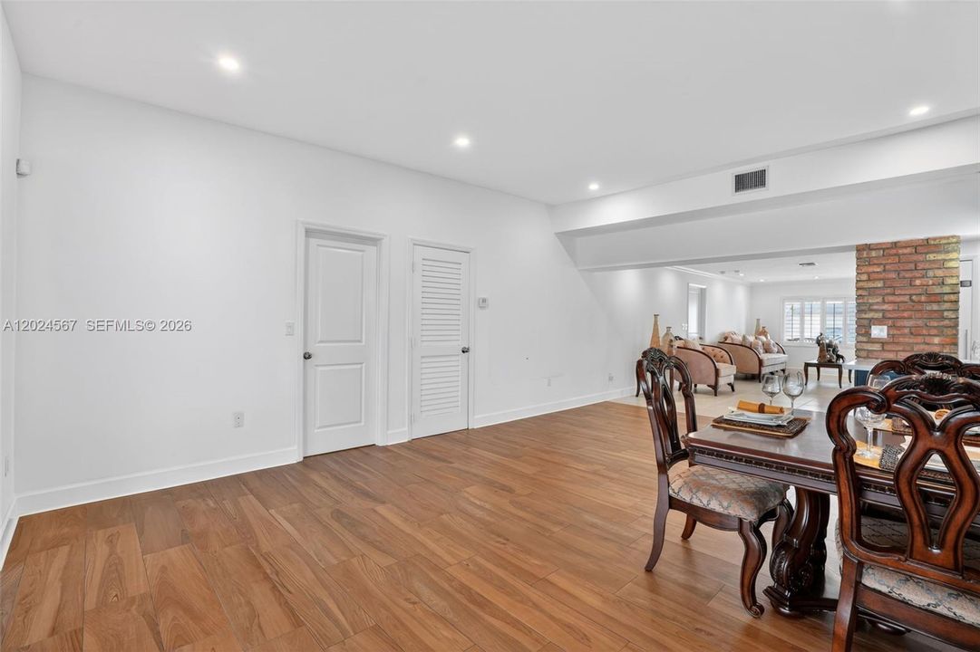 For Sale: $829,000 (4 beds, 3 baths, 2744 Square Feet)