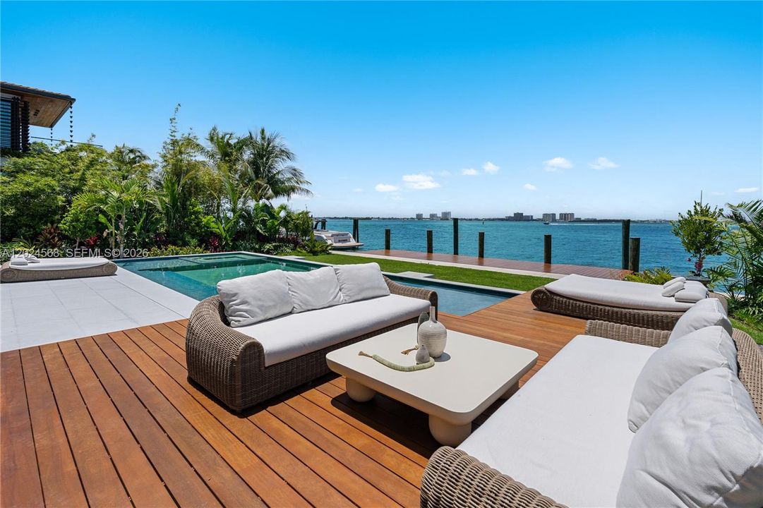 待售: $22,000,000 (6 贝兹, 7 浴室, 6109 平方英尺)