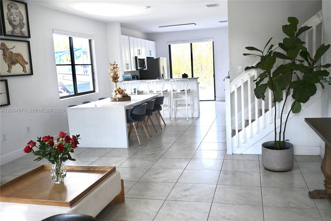 For Rent: $3,500 (4 beds, 3 baths, 2280 Square Feet)