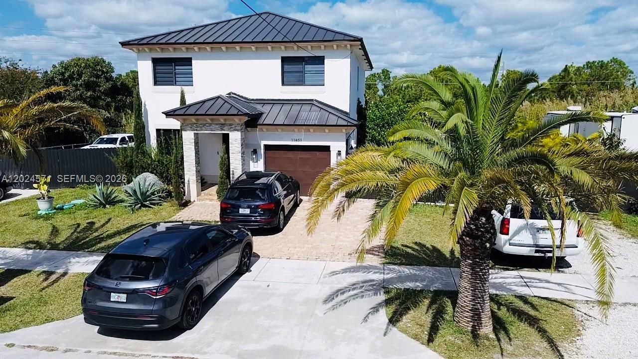 For Rent: $3,500 (4 beds, 3 baths, 2280 Square Feet)