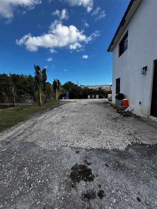 For Rent: $3,500 (4 beds, 3 baths, 2280 Square Feet)