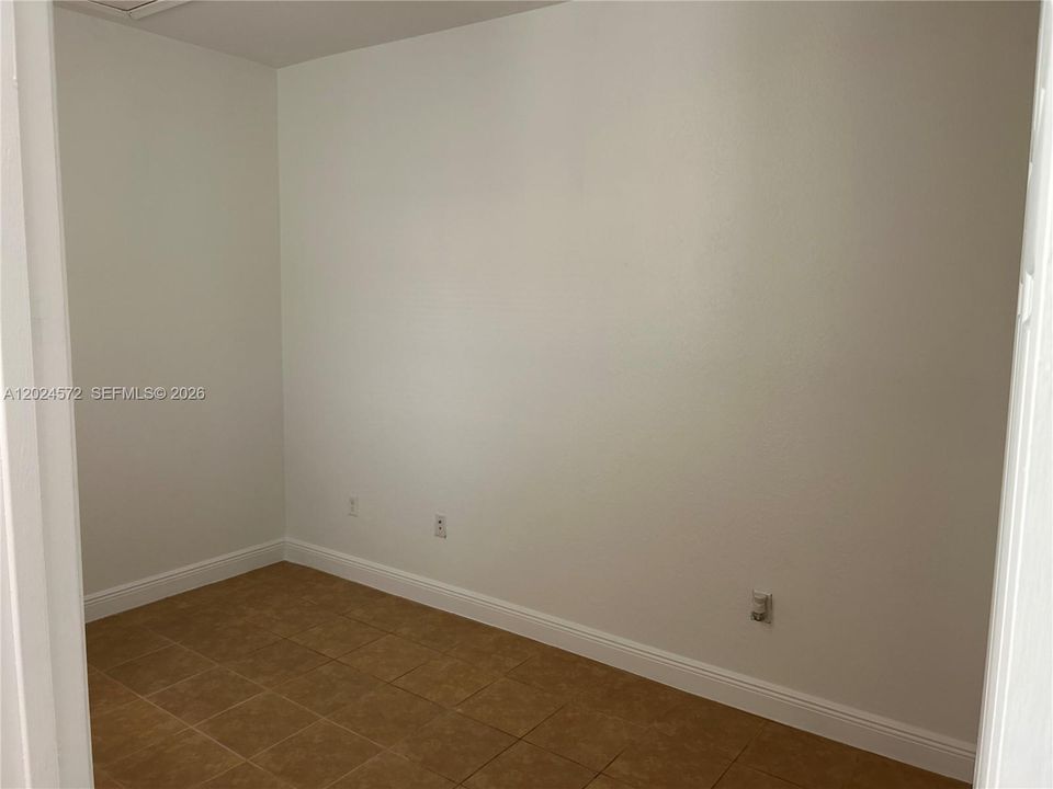 Active With Contract: $3,450 (3 beds, 3 baths, 1817 Square Feet)