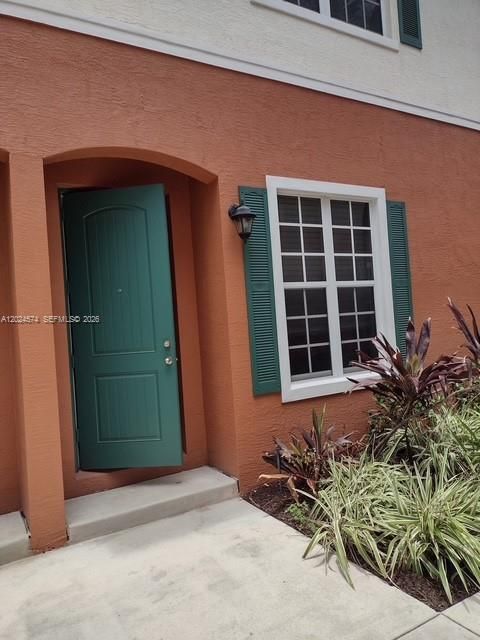 Activo con contrato: $325,000 (3 camas, 2 baños, 1586 Pies cuadrados)
