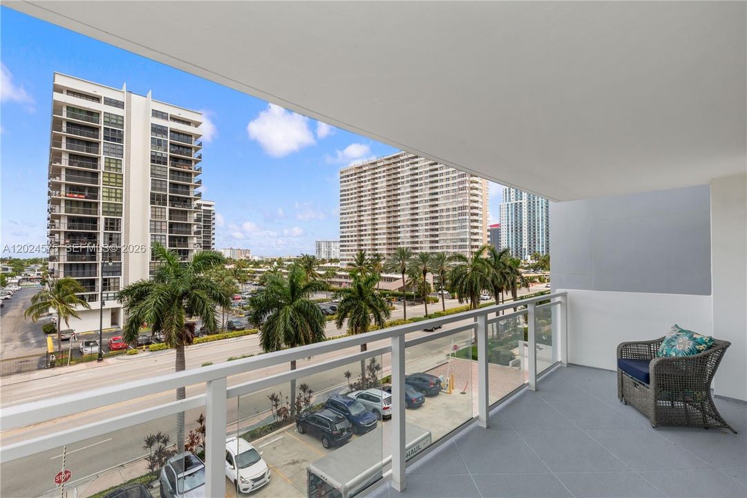 For Rent: $3,000 (2 beds, 2 baths, 1312 Square Feet)