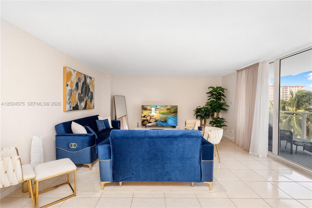 For Rent: $3,000 (2 beds, 2 baths, 1312 Square Feet)