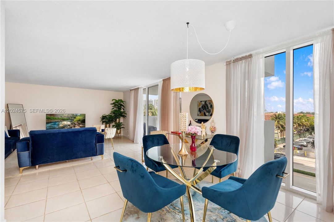 For Rent: $3,000 (2 beds, 2 baths, 1312 Square Feet)