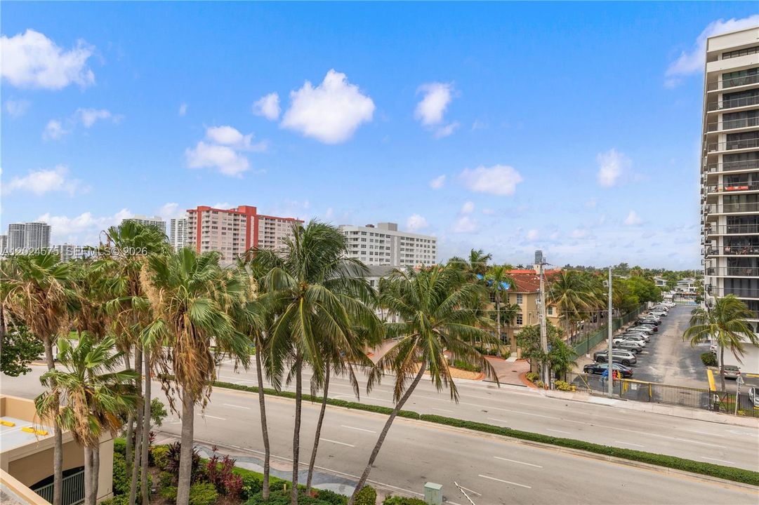 For Rent: $3,000 (2 beds, 2 baths, 1312 Square Feet)