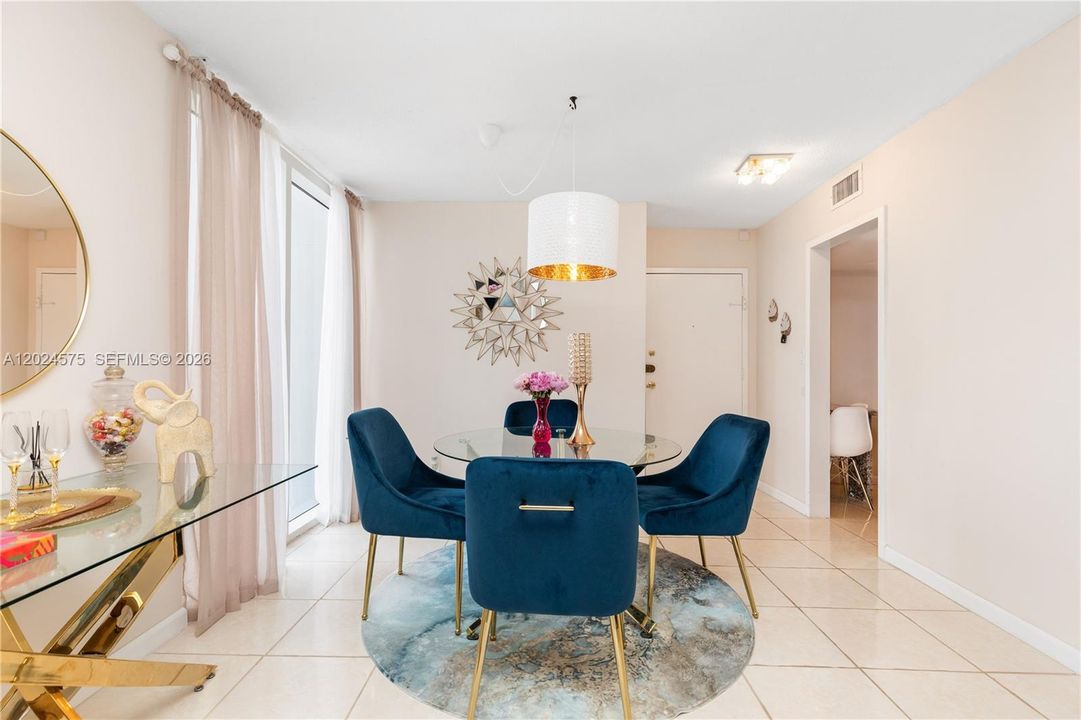 For Rent: $3,000 (2 beds, 2 baths, 1312 Square Feet)