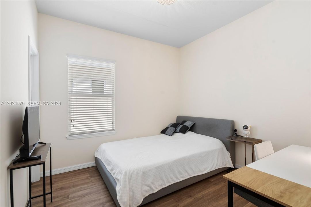 For Rent: $5,300 (3 beds, 2 baths, 2423 Square Feet)