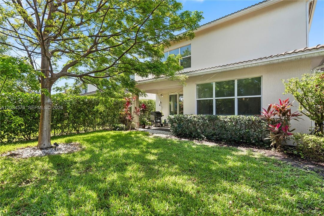 For Rent: $5,300 (3 beds, 2 baths, 2423 Square Feet)