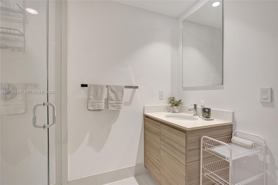 В аренду: $4,250 (1 спален, 1 ванн, 593 Квадратных фут)