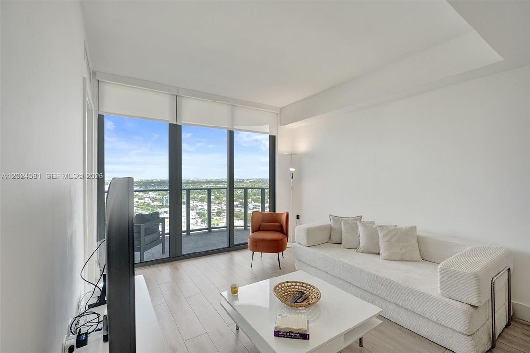 В аренду: $4,250 (1 спален, 1 ванн, 593 Квадратных фут)