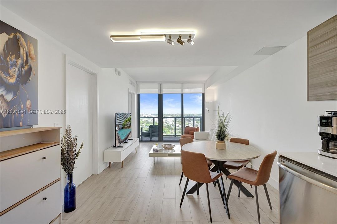 В аренду: $4,250 (1 спален, 1 ванн, 593 Квадратных фут)